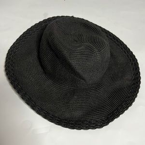 Black Beach Hat